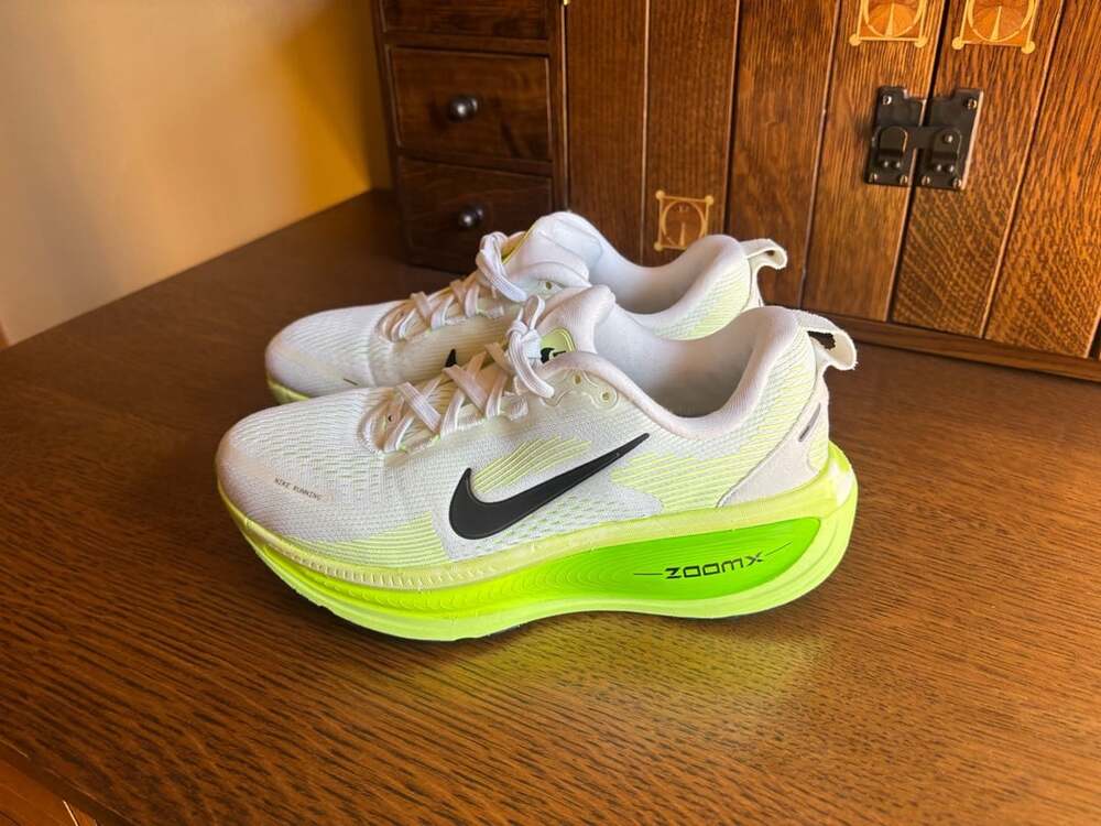 Nike Vomero 18 White Electric Green Volt Running Shoes-6 - Picture 8 of 12